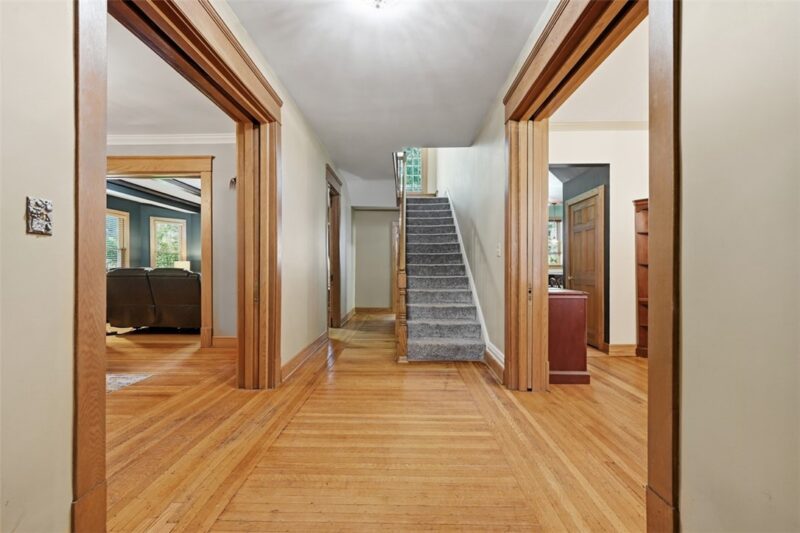 237 Breading Ave — photo 6