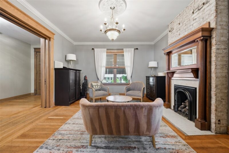237 Breading Ave — photo 8