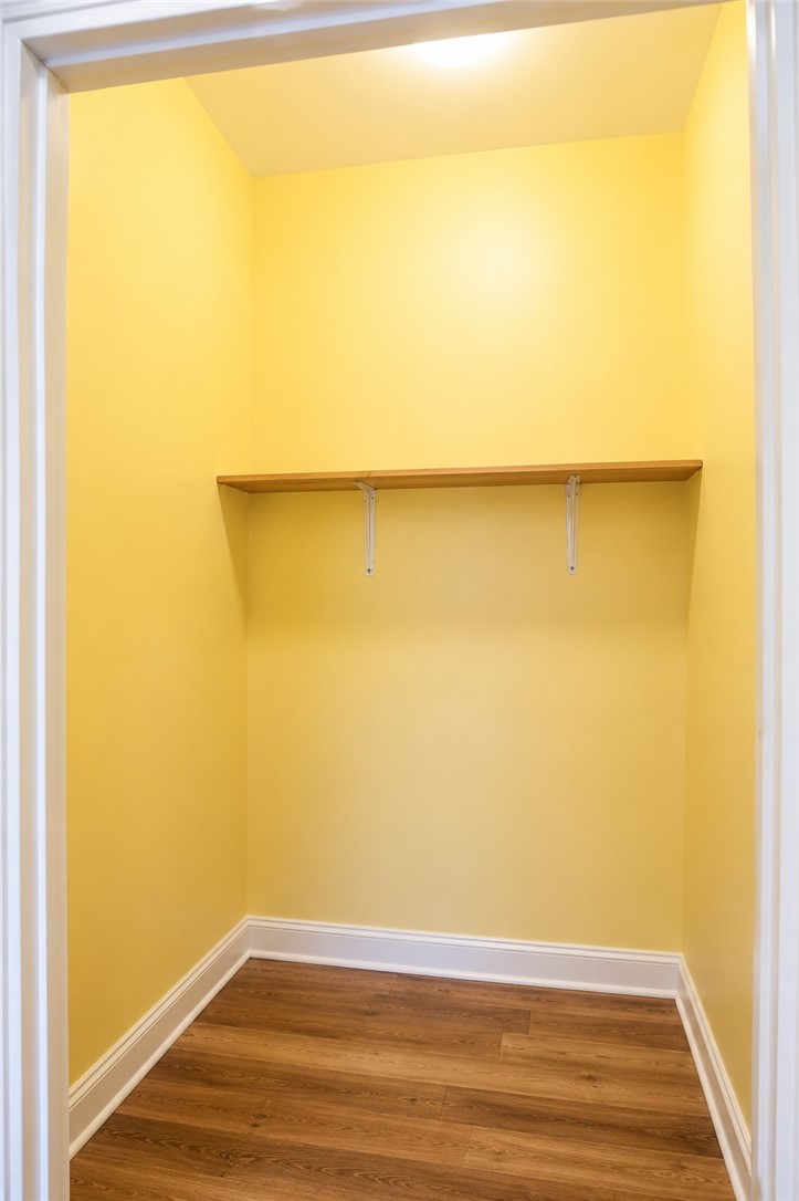 130 W LINCOLN ST — photo 6