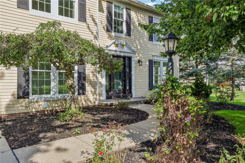 111 Aberdeen Dr — photo 2