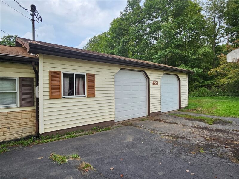 207 Calico Rd — photo 2
