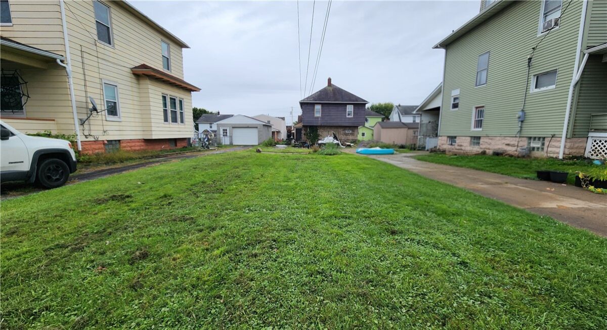 1012 Adams St — photo 1
