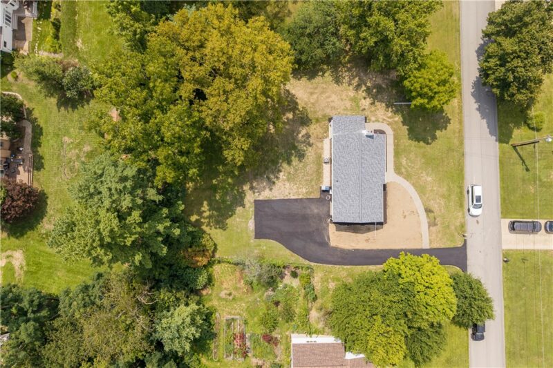 207 Grandview Drive — photo 3