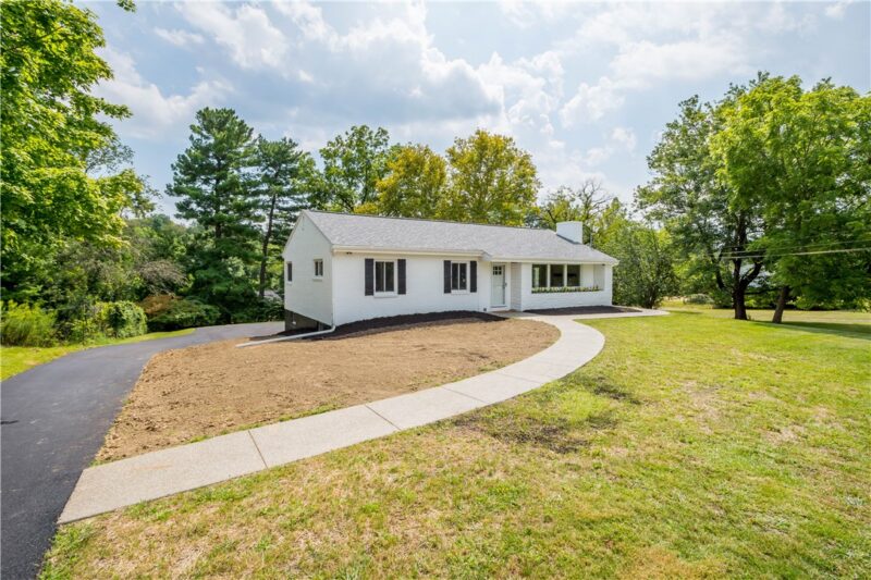 207 Grandview Drive — photo 4
