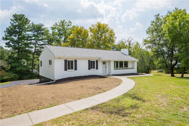207 Grandview Drive — photo 5