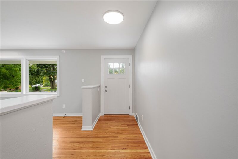 207 Grandview Drive — photo 7