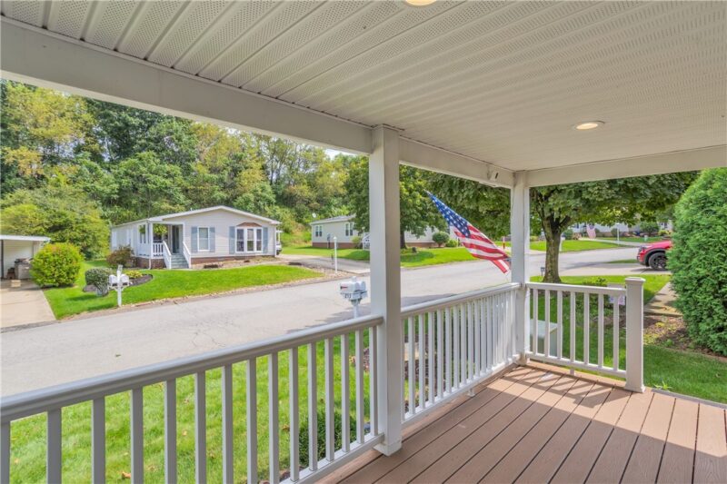 253 Rock Lake Dr — photo 4