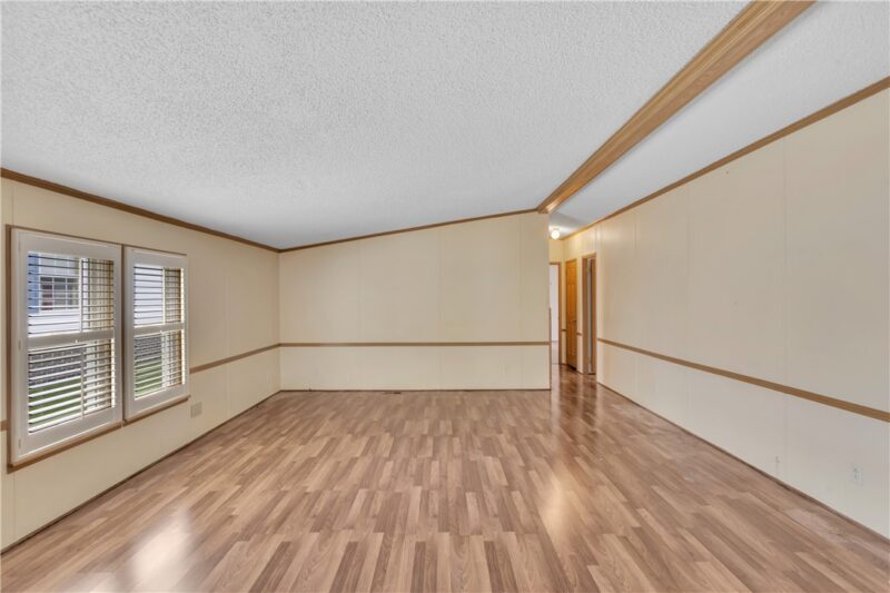 253 Rock Lake Dr — photo 6