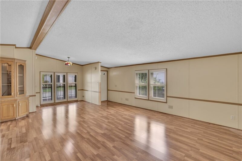 253 Rock Lake Dr — photo 8