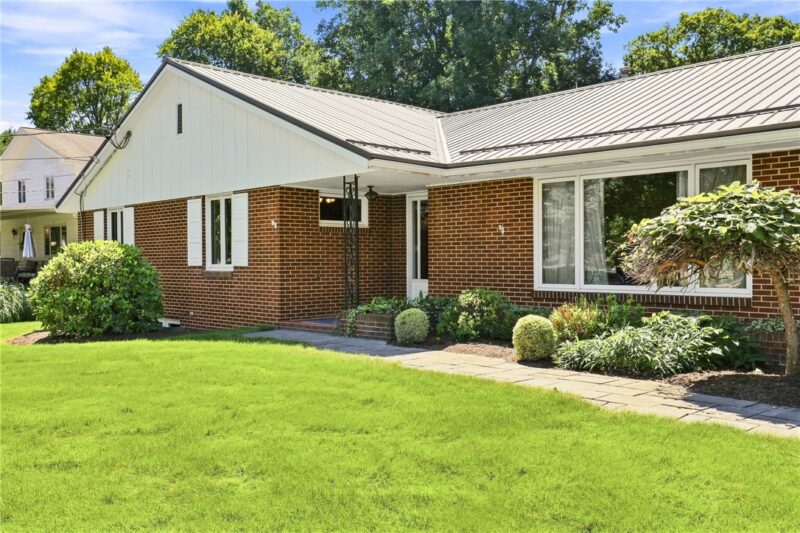 334 Dickinson Street — photo 6
