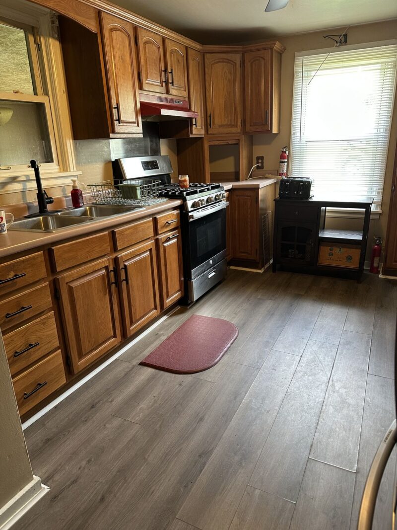221 Seneca DRIVE — photo 3