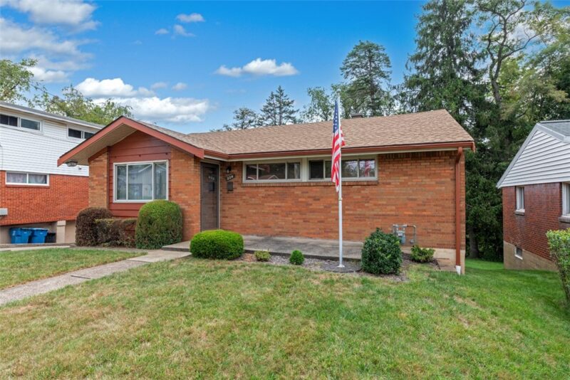 224 Kingston Dr — photo 2