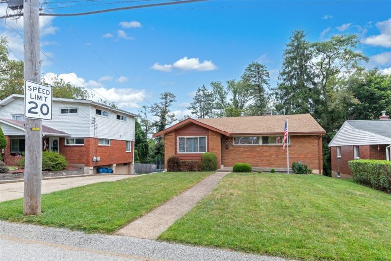 224 Kingston Dr — photo 3