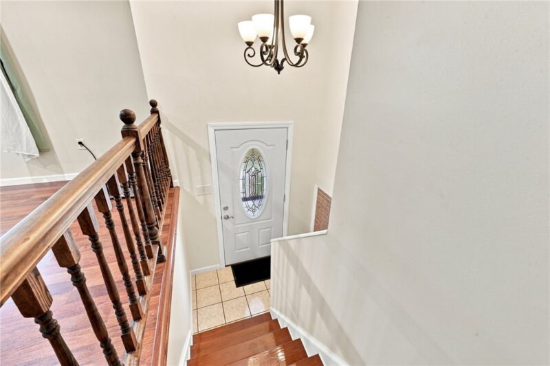 614 Stamford Drive — photo 3
