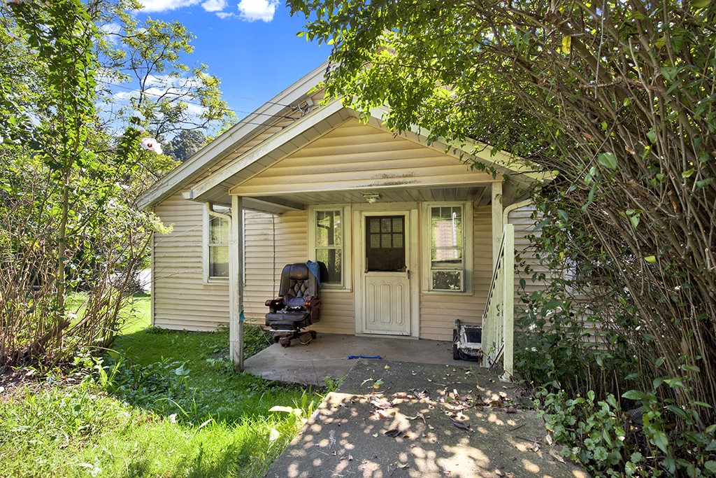 15 Allen Way — photo 1