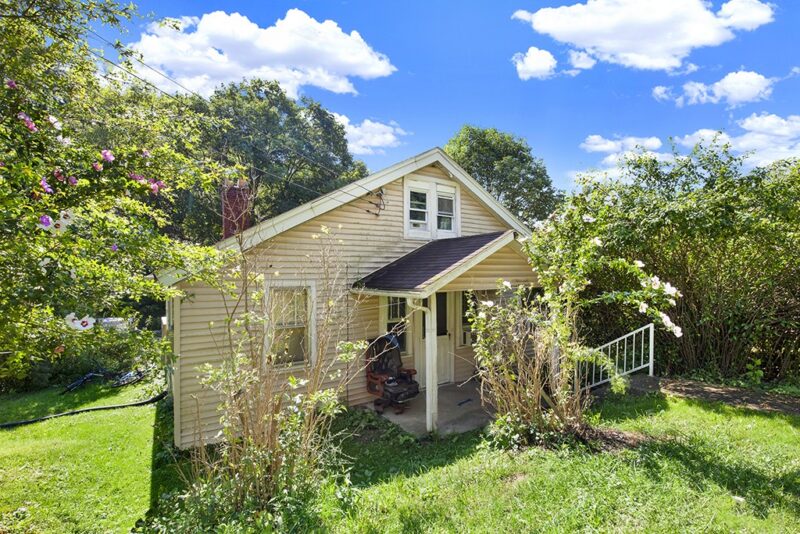 15 Allen Way — photo 3