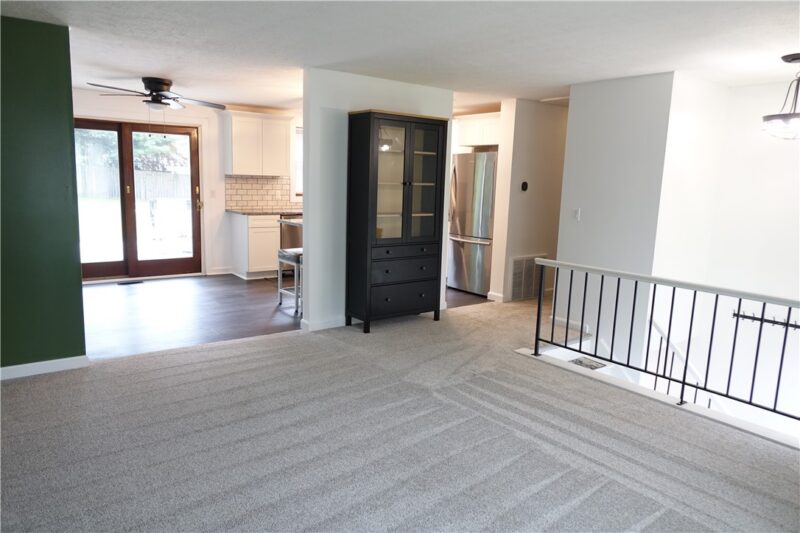 216 Oberlin Drive — photo 2