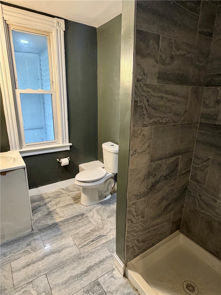 111 Churchill St — photo 3