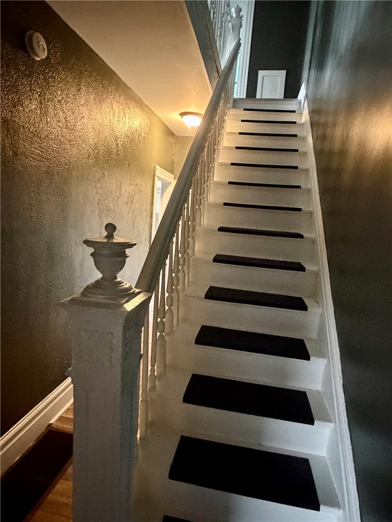 111 Churchill St — photo 4