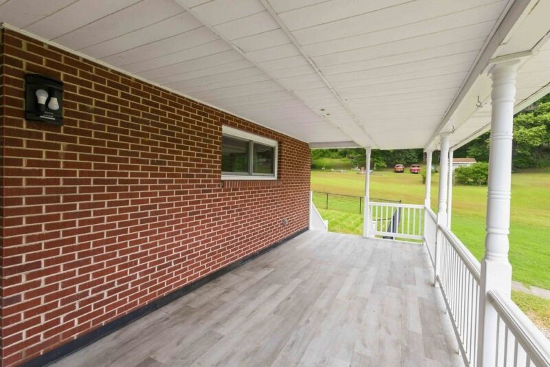 425 Spring Rd — photo 4
