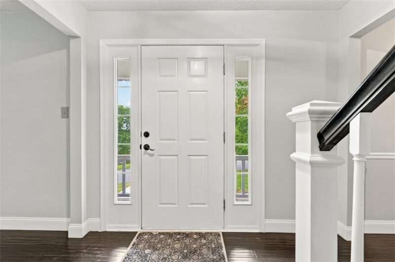 8013 Woodcreek Dr — photo 4