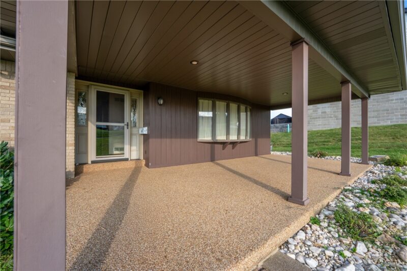 1217 Hillview Dr — photo 2