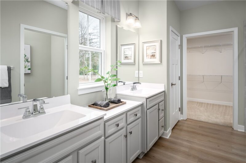 160 Olivia Drive — photo 4