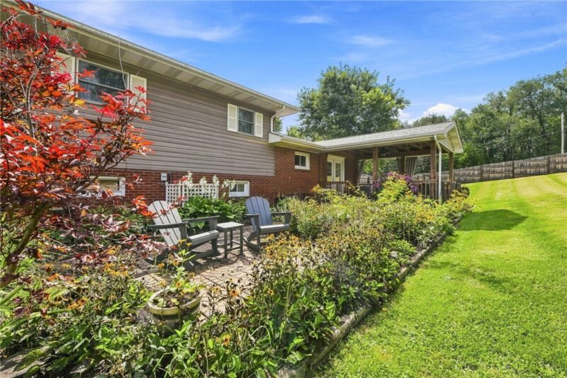 1242 Butler Rd — photo 2