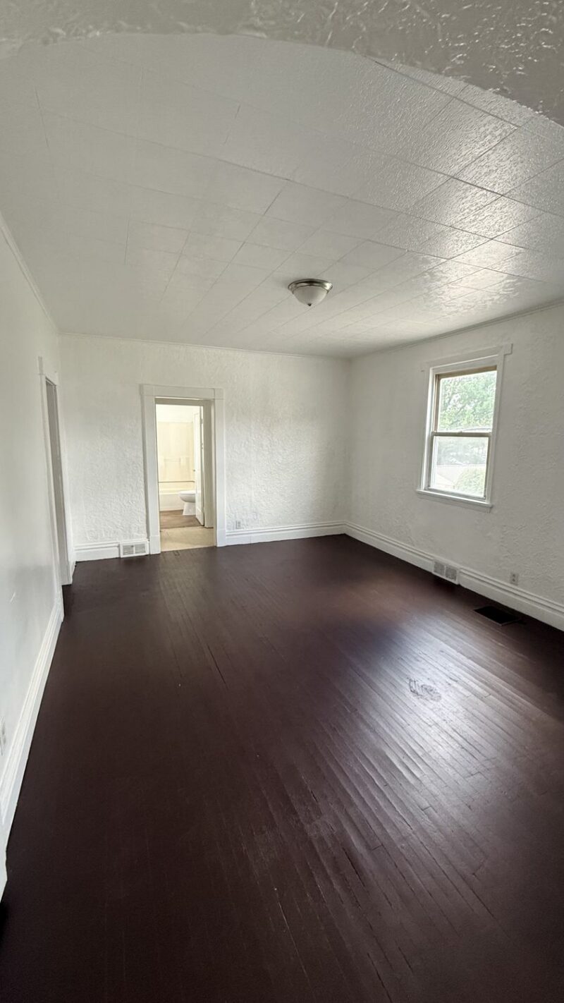 1633 Leishman AVENUE — photo 5