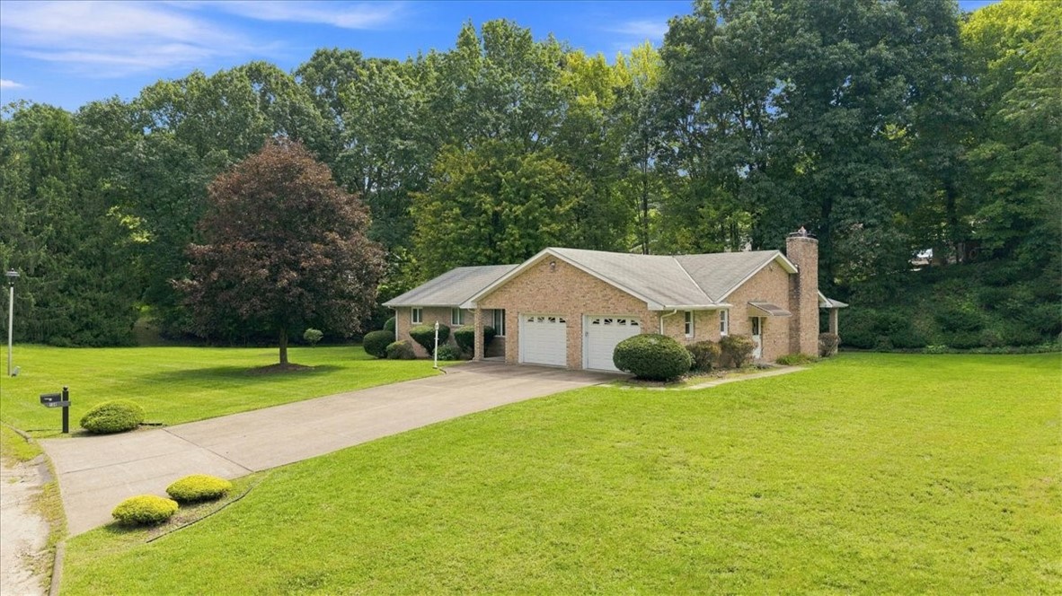 104 Oakcrest Dr. — photo 1