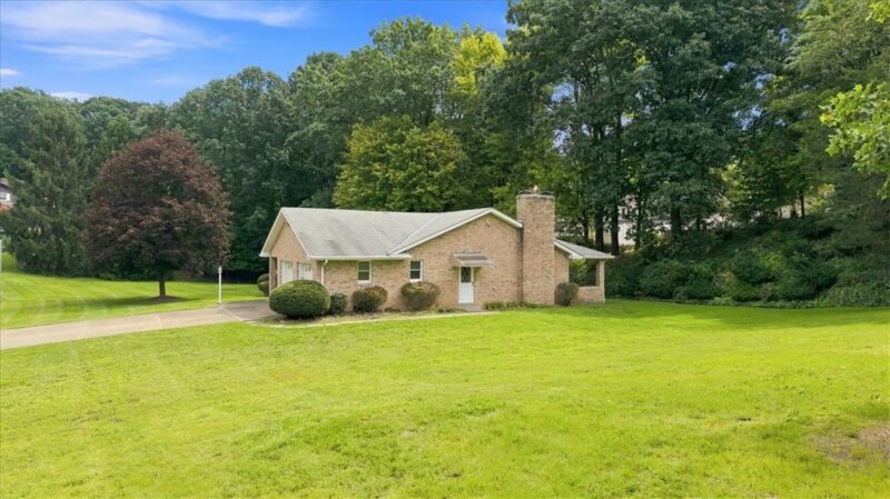 104 Oakcrest Dr. — photo 3