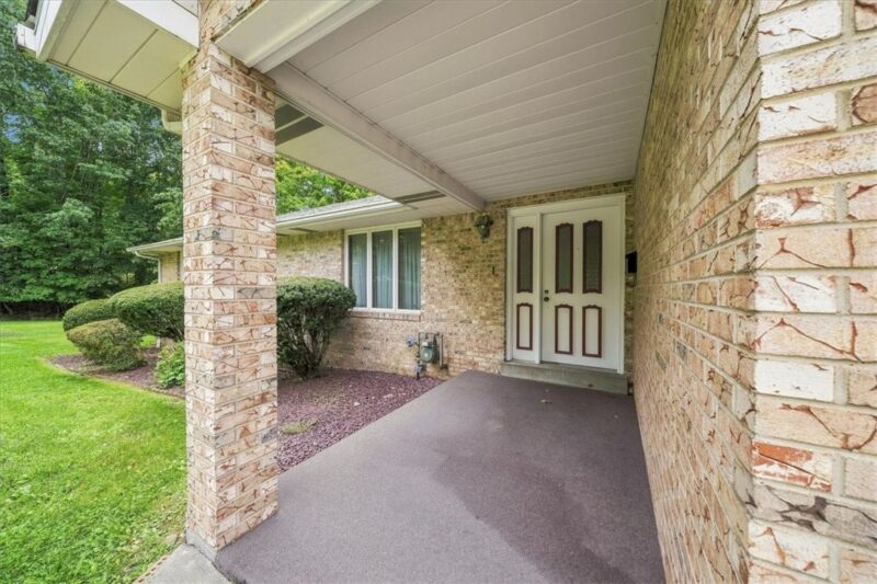 104 Oakcrest Dr. — photo 7