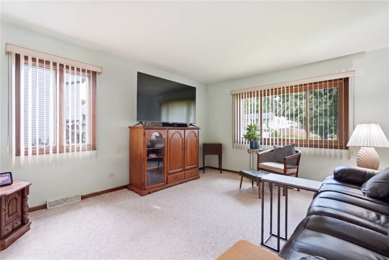 205 Kirkwood Drive — photo 3