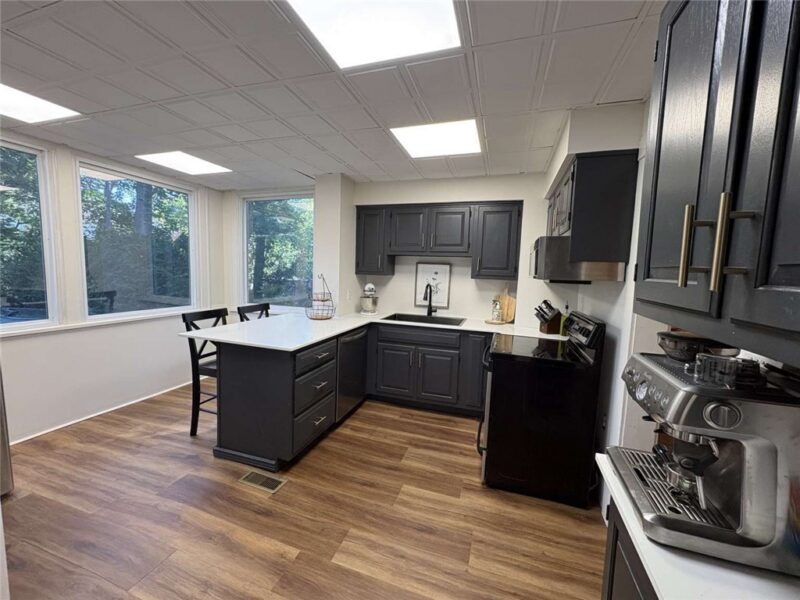267 Academy Ave — photo 8