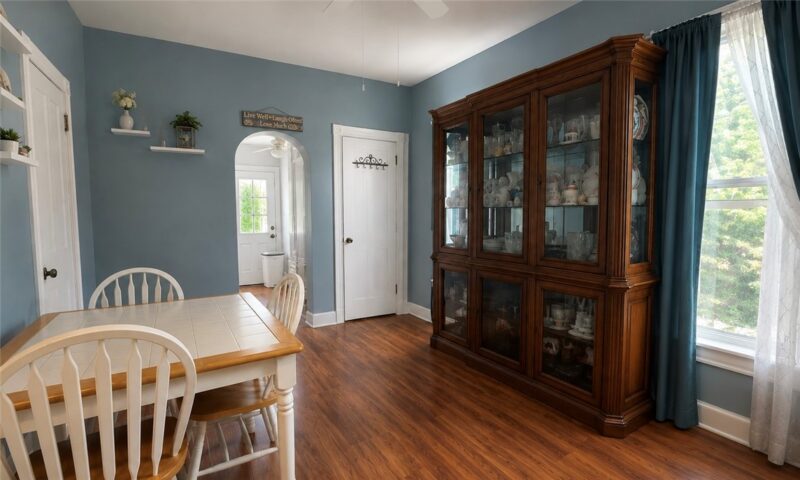 438 Watson St — photo 5