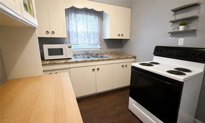 438 Watson St — photo 6