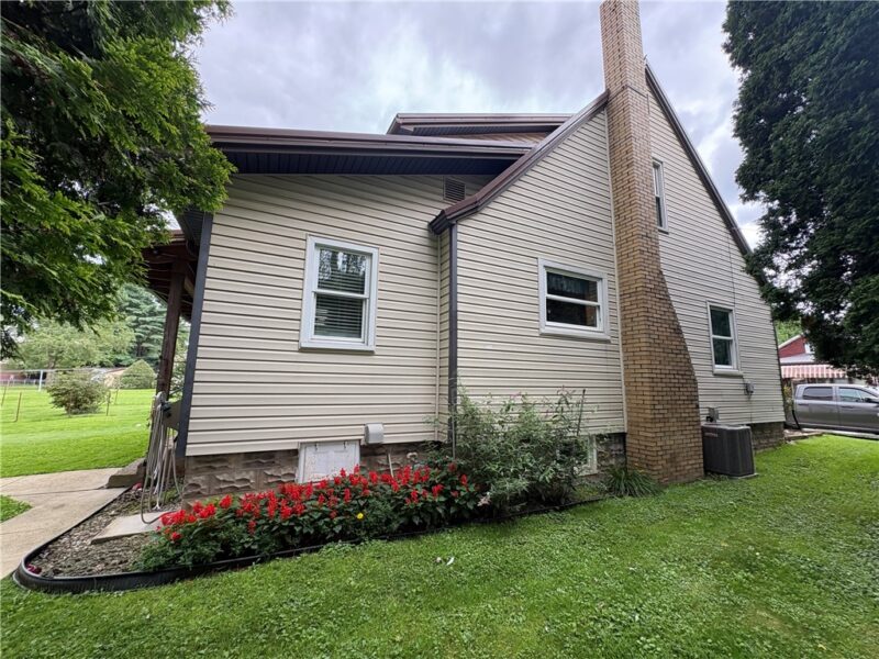 300 Elk St — photo 3