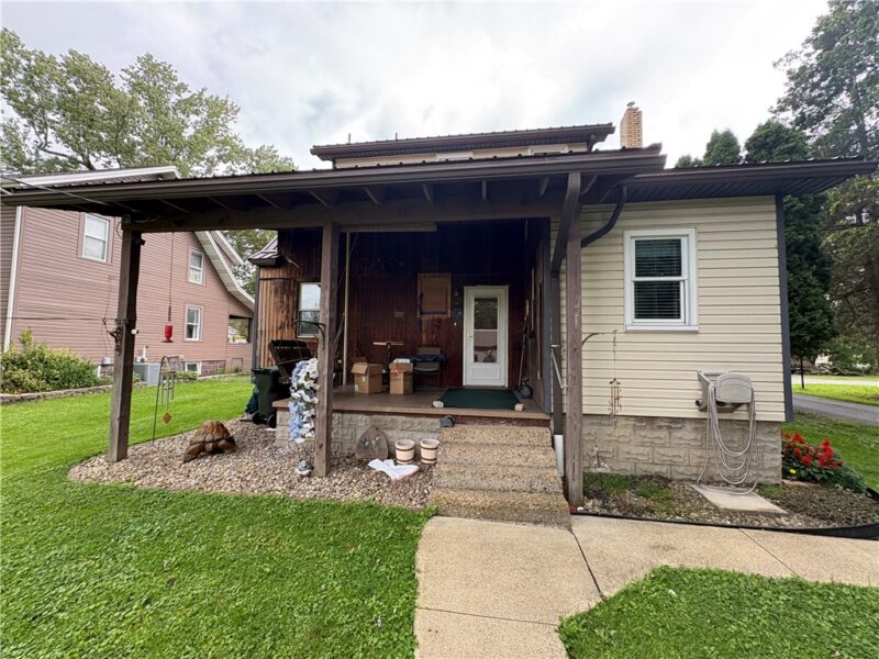 300 Elk St — photo 4