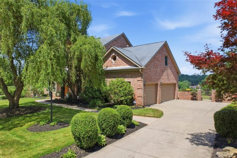 122 Radcliff Drive — photo 4
