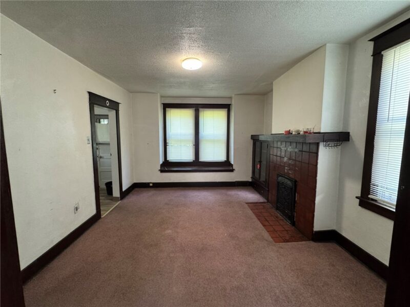 1735 Laketon Rd — photo 8