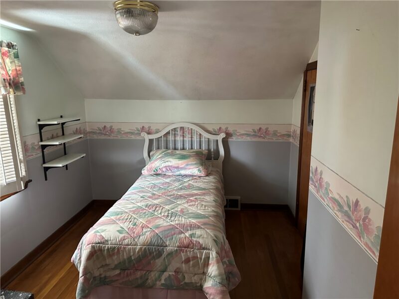 1109 Holmes St — photo 8