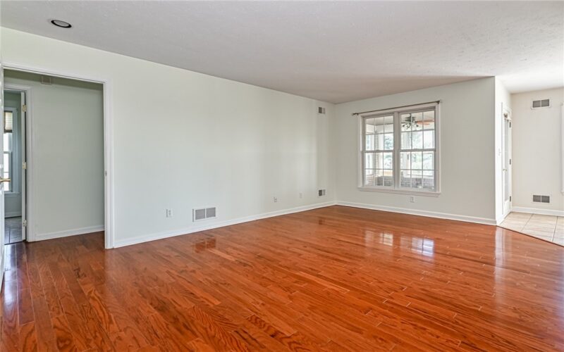 101 Walker Ln — photo 6