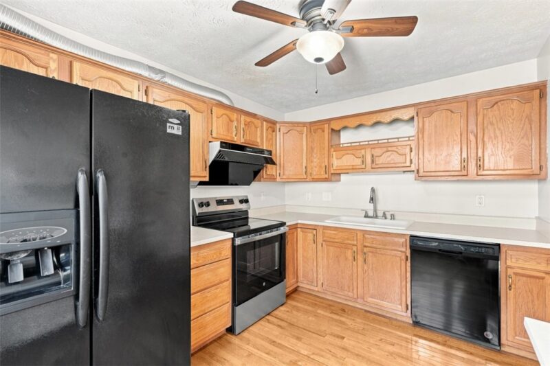 3033 Estate Dr — photo 8