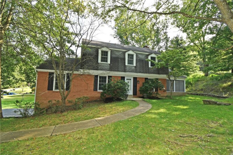 545 Pebblewood Ct — photo 2