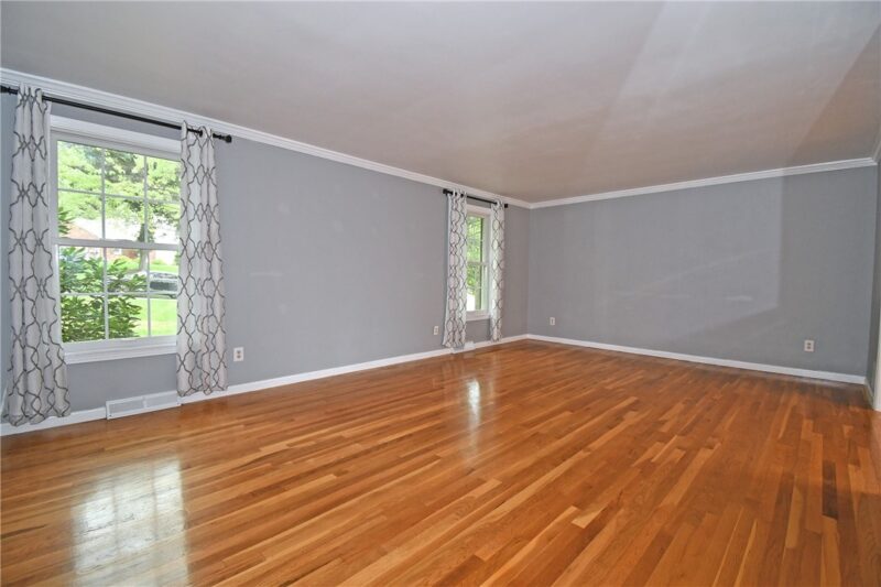 545 Pebblewood Ct — photo 5