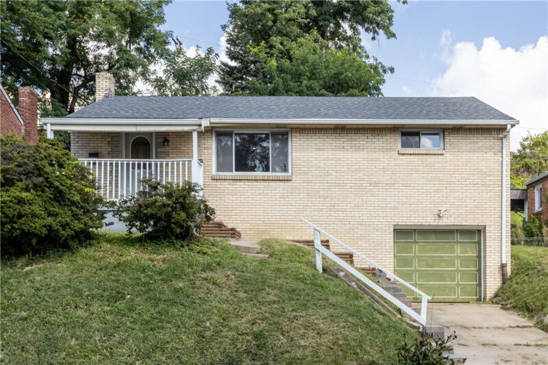411 Parallel Ave — photo 3