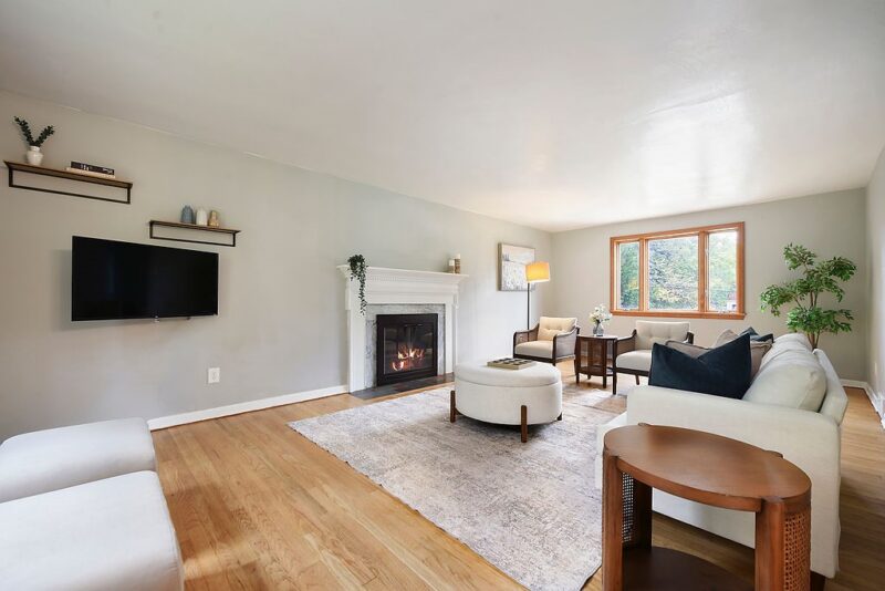 124 Washington Rd — photo 2