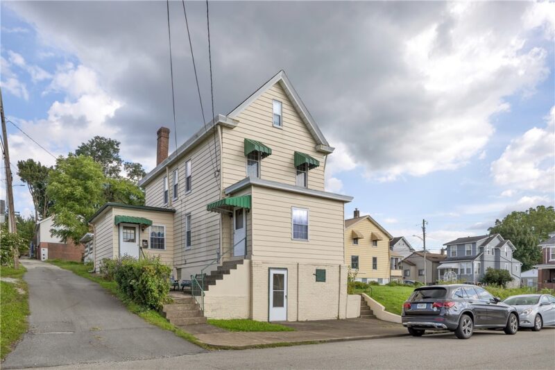 421 Highland — photo 3