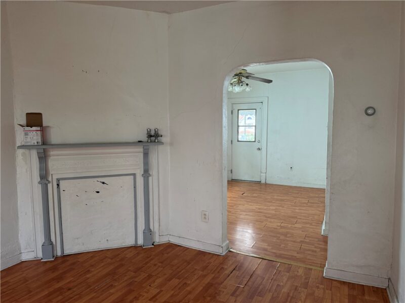 105 18th St — photo 8