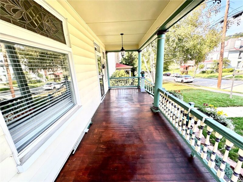 31 Dinsmore Ave — photo 4